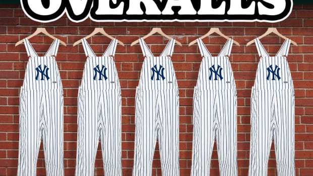 MLB - Group Hanging By Team - Brick- Square - NY